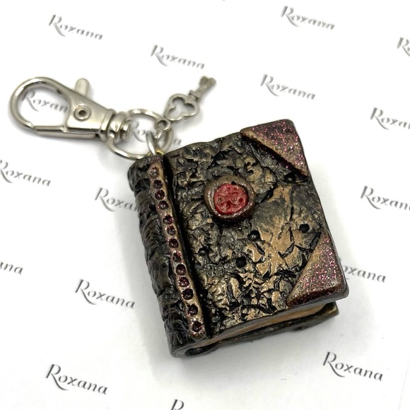 Book Charms-Adorable One of a kind mini books-Polymer
Clay Book- Great gift - Picture 3 of 3